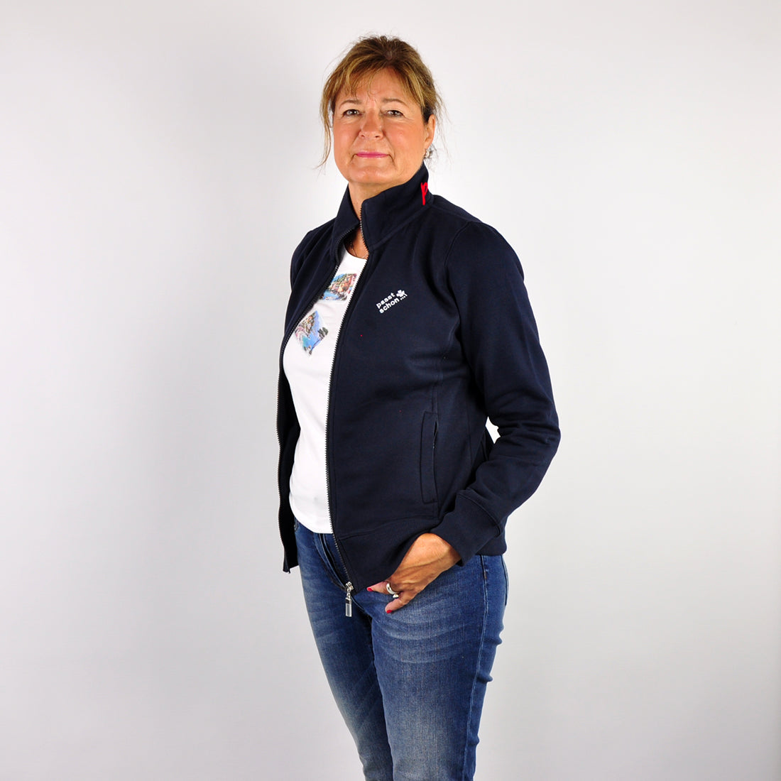 Maria №3 | Klassisch geschnittene Sweatjacke